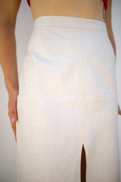 Linen pencil skirt with a slit